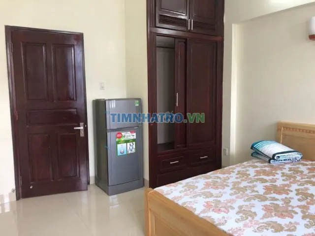 Phòng 20m2 đủ nội thất, có ban công sau metro q2