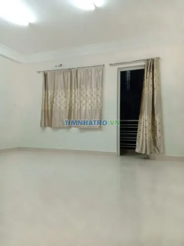 Phòng trọ có ban công giá rẻ 35m2 quận 3 gần công viên lê thị riêng