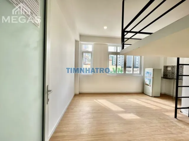 Cho thuê căn hộ có gác full nội thất cô giang, quận 1