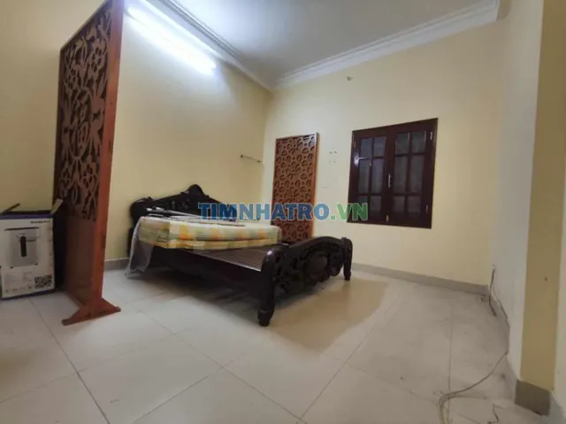 Cho Thuê Nhà Nguyên Căn Đường Đê La Thành, Ba Đình, 150M2, 4 Ngủ Sẵn Nội Thất