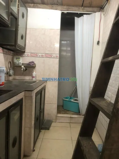 Cho Thuê Nhà Tập Thể Tầng 2, Số 2B Quang Trung, Hoàn Kiếm
