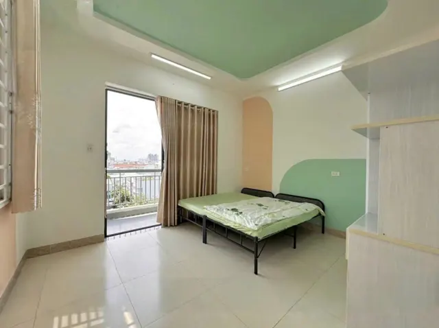 PHÒNG NỮ - 2 CỬA SỔ - BAN CÔNG - WC RIÊNG – CHỈ TÍNH ĐIỆN NƯỚC