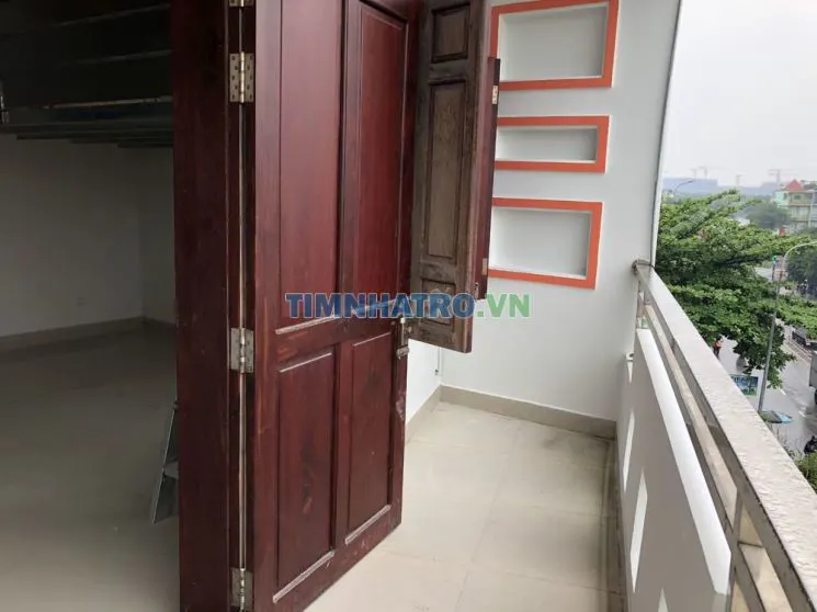 Phòng trọ rất đẹp, có gác lửng, bếp, giờ tự do