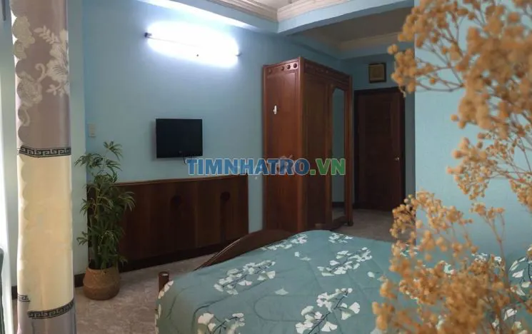 Phòng rộng,mới,ban công,cửa sổ,nấu ăn,giờ tự do