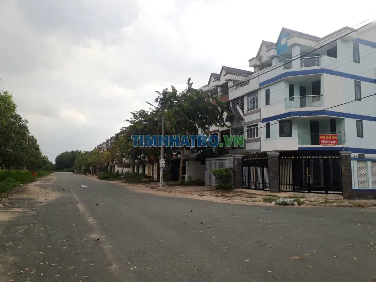 Cho thuê nhà nguyên căn 5x25, 1 trệt 1 lửng, 2 lầu, 5tr/tháng