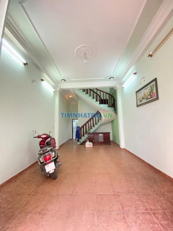 Cho Thuê Nhà 1 Trệt 2 Lầu 4 Pn Hxh Bạch Đằng P2 Tân Bình