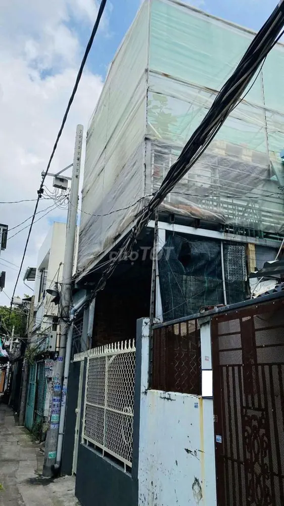 Cho thuê nhà + vườn (Sân Thượng) đường số 52, Hiệp Bình Chánh – Thủ Đức, 1pn 1wc full nội thất 5,5tr