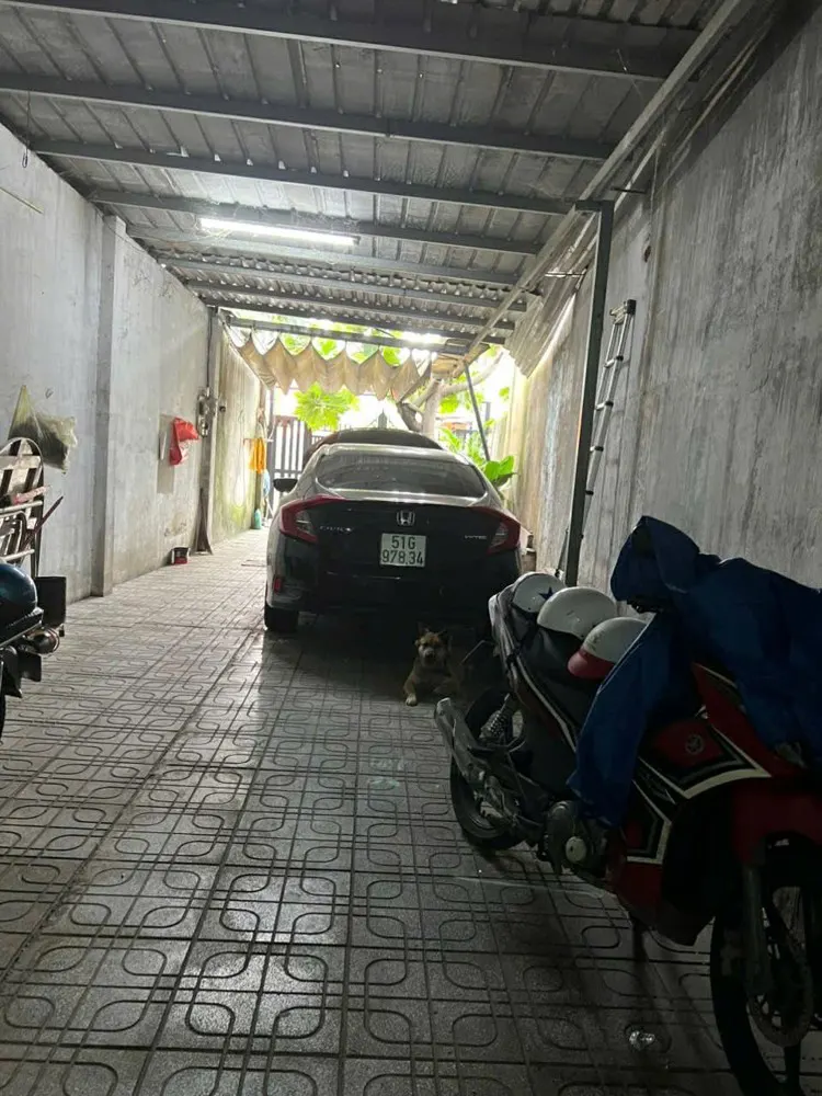 Nhà nguyên căn Đường số 2 p. Trường Thọ – DT 110m2 Gốm sân rộng, 1pn1wc + gác. Giá 10tr