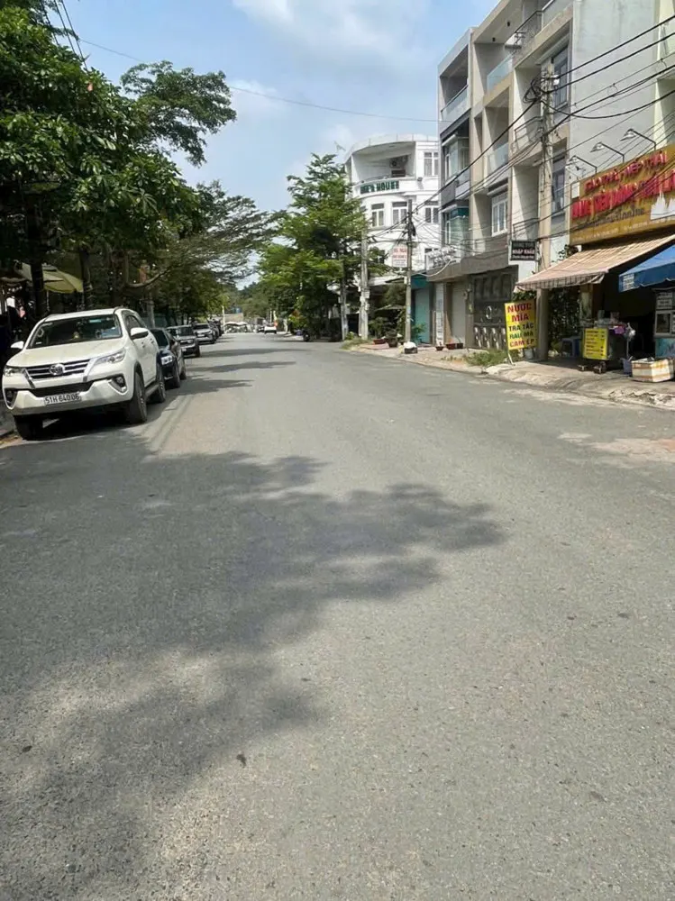 Cho thuê nhà MT đường D1,  P. Linh Tây Thủ Đức - 100m2 có 4pn4wc giá thuê 25tr/tháng