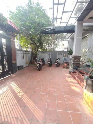 Cho thuê biệt thự Mặt Tiền đường Số 11 Trường Thọ, gần chợ Thủ Đức, full nội thất, 5PN 5WC, 30tr/thá
