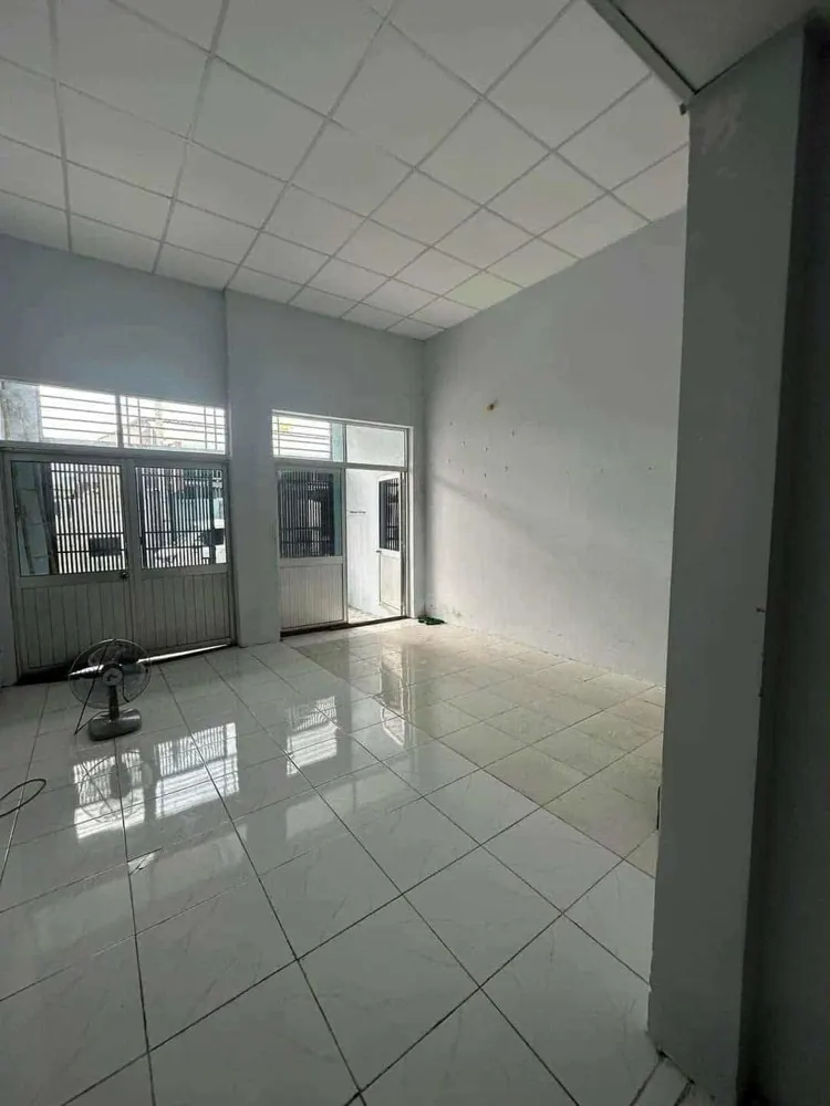 Cho thuê nhà Đường số 8 p. linh Tây, Hẻm 4m Gồm 2pn1wc, Sân rộng để xe máy giá 7tr/tháng
