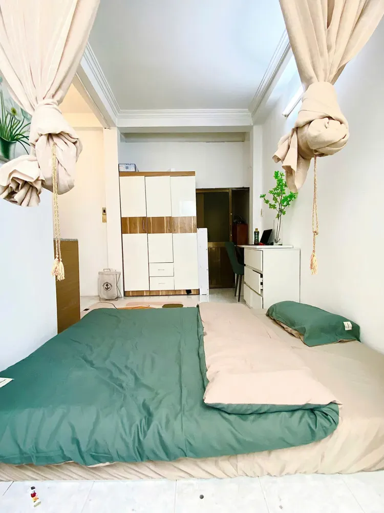 Lầu 1- Studio full nt- Bancol lớn- cho nuôi PET- 30m2- free xe- 137 Trần Đình Xu, Q1