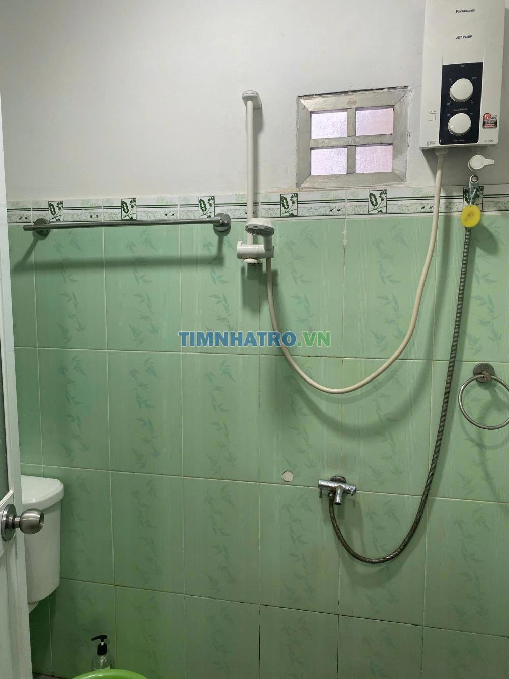 Cho Thuê Phòng 35M2 Nội Thất Giá Rẻ Trung Tâm Mặt Tiền - 190 Cao Thắng, P