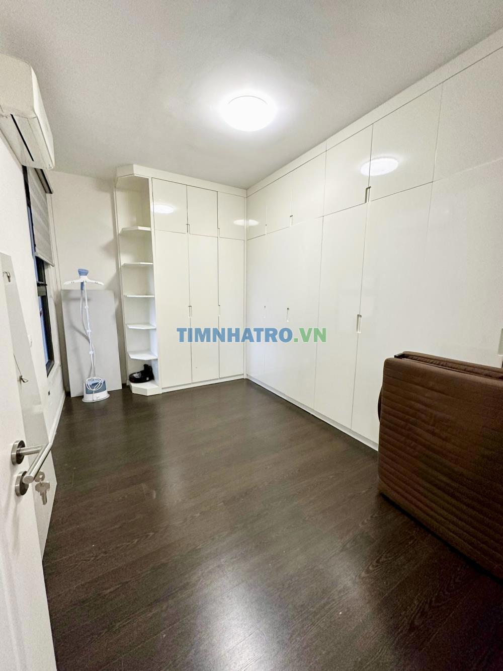 Cho Thuê Ch Penthouse View Phố Thoáng Mát