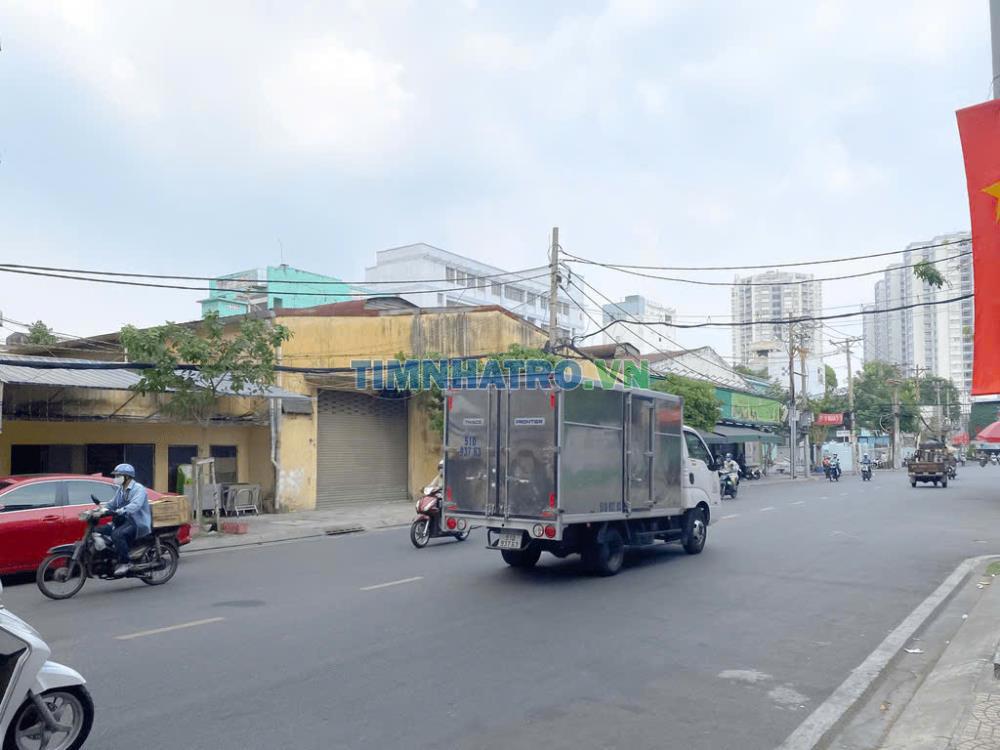 Cho Thuê Phòng Giá Tốt, Tiện Nghi, An Ninh Mặt Tiền 23-25 Chợ Lớn, P