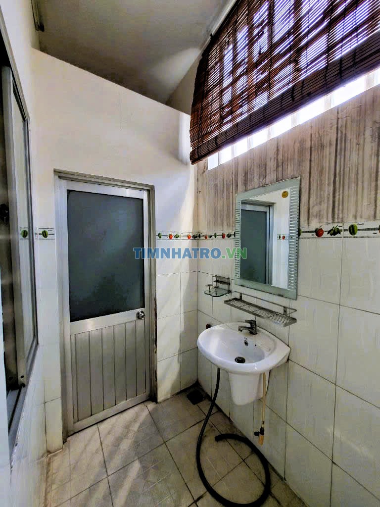 Cho Thuê Nhà Nguyên Căn Mặt Tiền Đường 3, Trường Thọ, 7Pn, 250M²