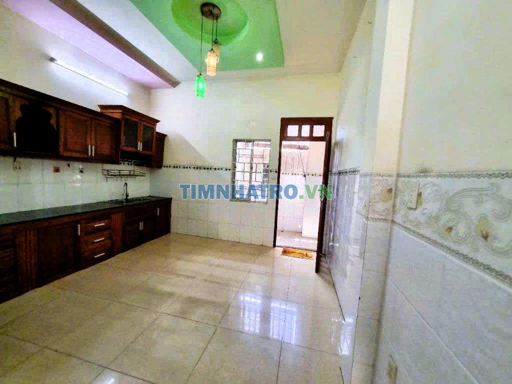 Cho Thuê Nhà Nguyên Căn Mặt Tiền Đường 3, Trường Thọ, 7Pn, 250M²