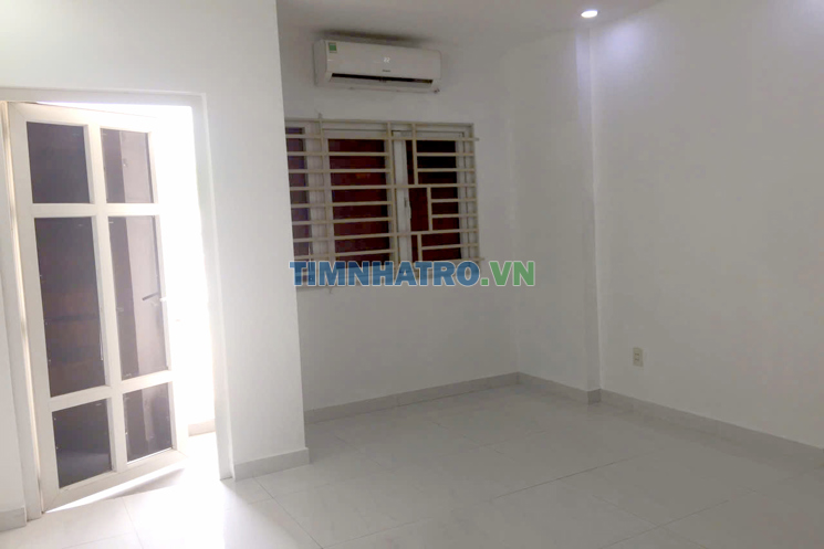 Tìm nữ ở ghép1:1 Quận4 giờ tự do, 1tr75/người ,máy nóng lạnh, sạch sẽ lan can sân thượng. 0977066857