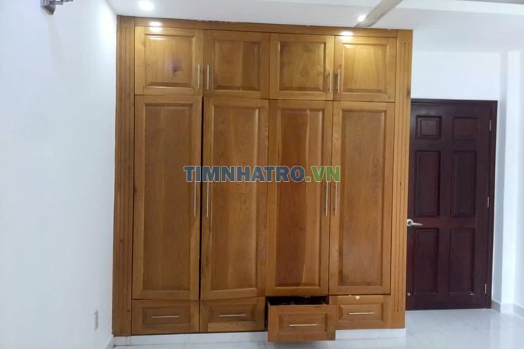 Tìm nữ ở ghép1:1 Quận4 giờ tự do, 1tr75/người ,máy nóng lạnh, sạch sẽ lan can sân thượng. 0977066857
