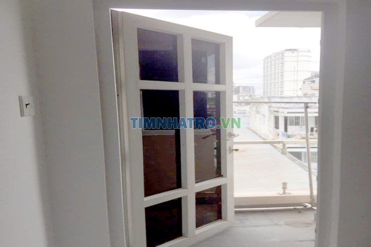 Tìm nữ ở ghép1:1 Quận4 giờ tự do, 1tr75/người ,máy nóng lạnh, sạch sẽ lan can sân thượng. 0977066857