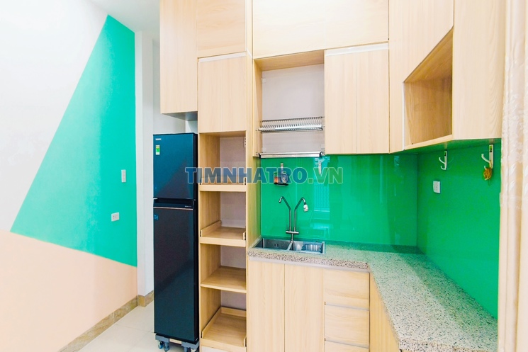 PHÒNG  NỮ  - 2 CỬA SỔ - BAN CÔNG RỘNG - WC RIÊNG – CHỈ TÍNH ĐIỆN NƯỚC