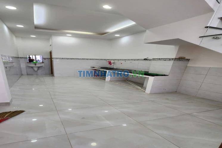 Nhà cho thuê mặt tiền đường số 7 P. Linh Trung. 2 tầng có 2pn2wc giá 8tr. LH 0964762748