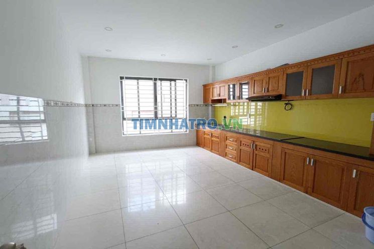 Nhà mặt tiền Đường số 13 p. linh trung, 3 Tầng sd 200m2 có 6pn 4wc giá 16tr/tháng