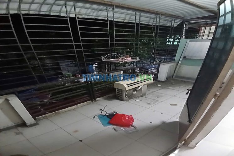 Nhà cho thuê 80m2 trệt + lầu, 1pn1wc giá 5.5tr hẻm 803 Kha Vạn Cân, P. Linh Tây