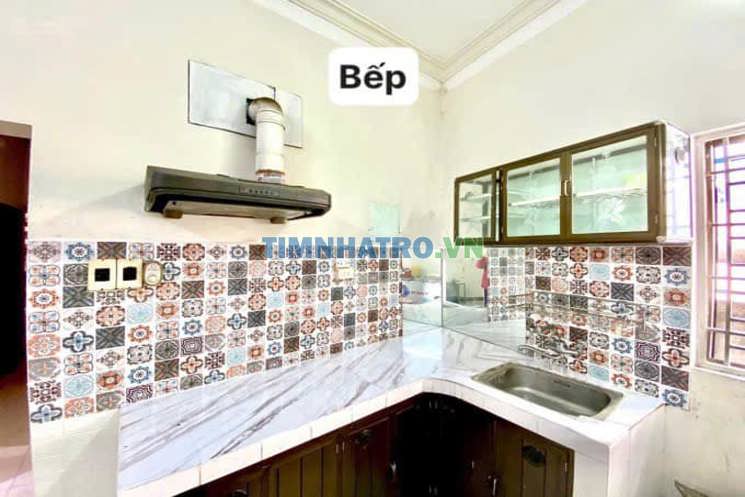 Nhà cho thuê mặt tiền đường Linh Trung, p. linh trung. DT 100m2, trệt + lầu, sd 130m2 có 3pn2wc 15tr