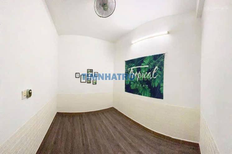 Nhà cho thuê mặt tiền đường Linh Trung, p. linh trung. DT 100m2, trệt + lầu, sd 130m2 có 3pn2wc 15tr