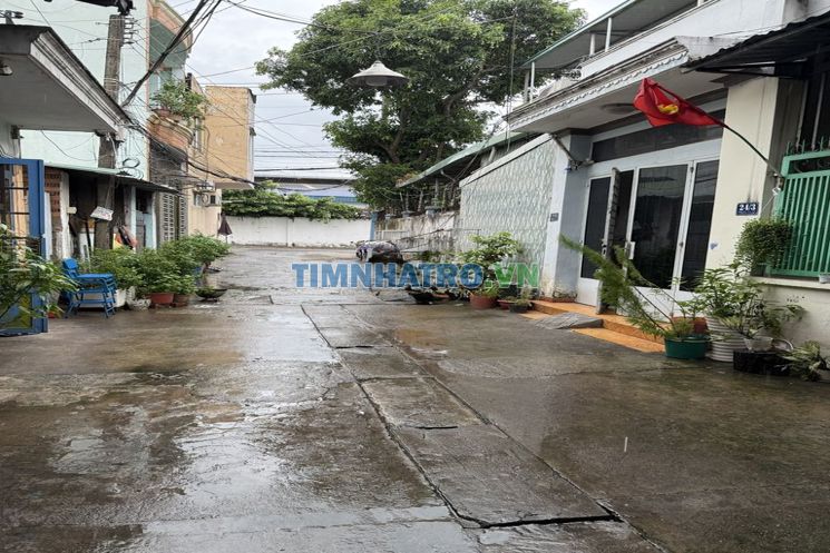 Nhà cho thuê đường số 8 p. Trường Thọ. DT 36m2 có 2pn1wc, hẻm xe hơi giá 5tr