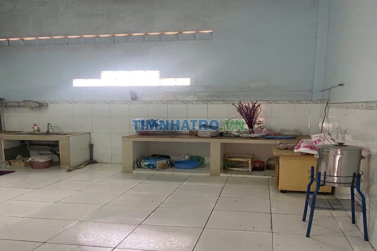 Nhà cho thuê hẻm Đặng Văn Bị, P. Trường Thọ. DT 75m2 cấp 4 có 2pn 1wc giá 8tr/tháng