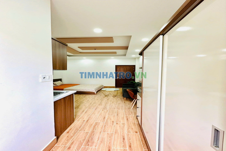Căn Hộ Đẹp, Thang Máy, Giá Chỉ 6 Triệu/tháng - Mặt Tiền Lạc Long Quân!