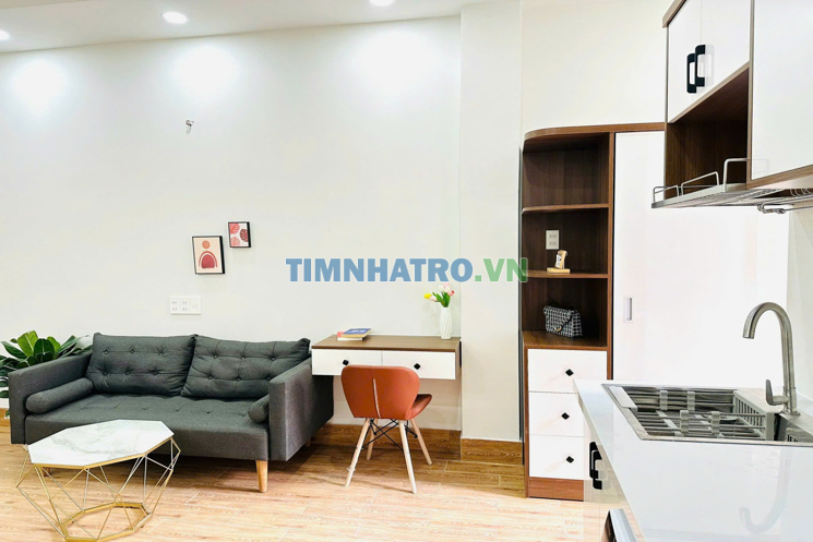 Căn Hộ Đẹp, Thang Máy, Giá Chỉ 6 Triệu/tháng - Mặt Tiền Lạc Long Quân!