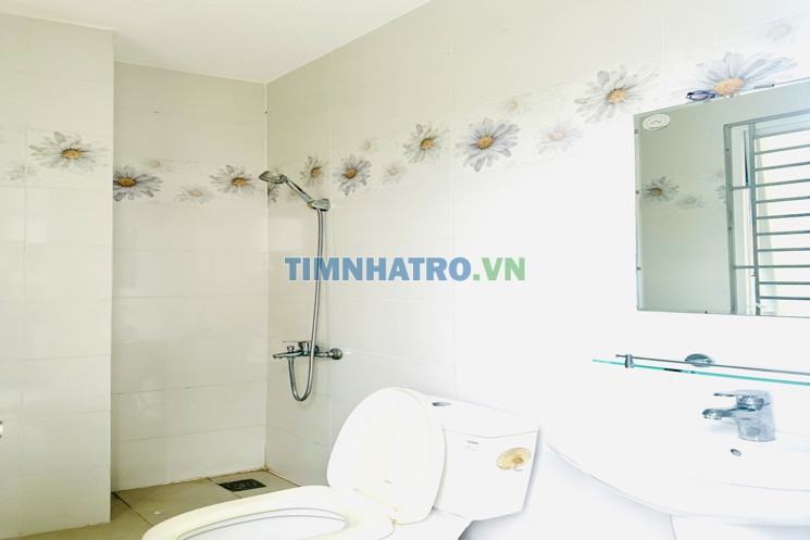 PHÒNG BAN CÔNG NGAY NGÃ 4 PHÚ NHUẬN – 5 triệu x/tháng