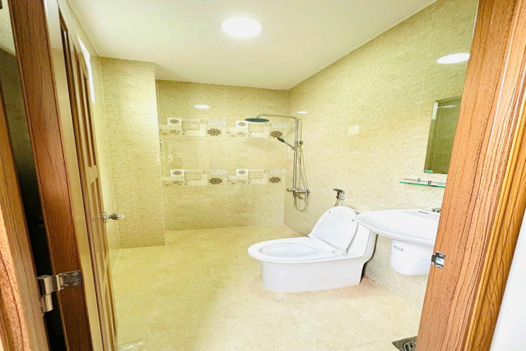 Thuê Nhà Mặt Tiền Tân Bình – Siêu Đẹp, Giá Siêu Rẻ!