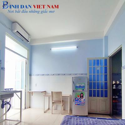 Cho thuê phòng trọ có ban công full nội thất giá 4tr cách ĐH Tài chính - Marketing 900m