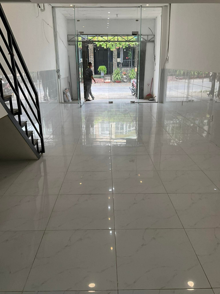 CHO THUÊ NHÀ MẶT TIỀN ĐƯỜNG 23 P. HBC - 4X15. TRỆT + LỬNG, 1PN 1WC GIÁ 12TR/THÁNG