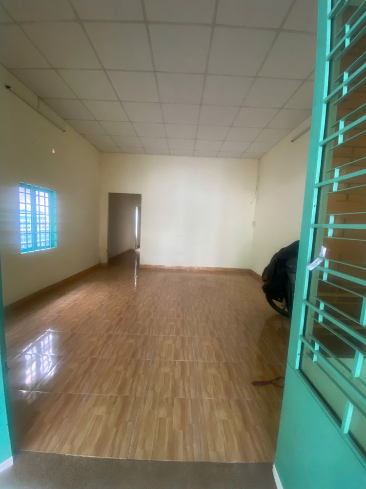 CHO THUÊ NHÀ MẶT TIỀN ĐƯỜNG SỐ 11, P. TRƯỜNG THỌ, THỦ ĐỨC. DT 110M2 CÓ 2PN1WC - SÂN ĐẬU OTO GIÁ 12Tr