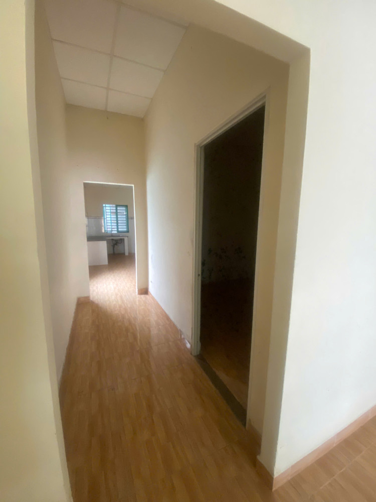 CHO THUÊ NHÀ MẶT TIỀN ĐƯỜNG SỐ 11, P. TRƯỜNG THỌ, THỦ ĐỨC. DT 110M2 CÓ 2PN1WC - SÂN ĐẬU OTO GIÁ 12Tr