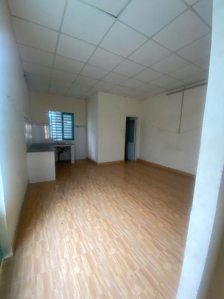 CHO THUÊ NHÀ MẶT TIỀN ĐƯỜNG SỐ 11, P. TRƯỜNG THỌ, THỦ ĐỨC. DT 110M2 CÓ 2PN1WC - SÂN ĐẬU OTO GIÁ 12Tr