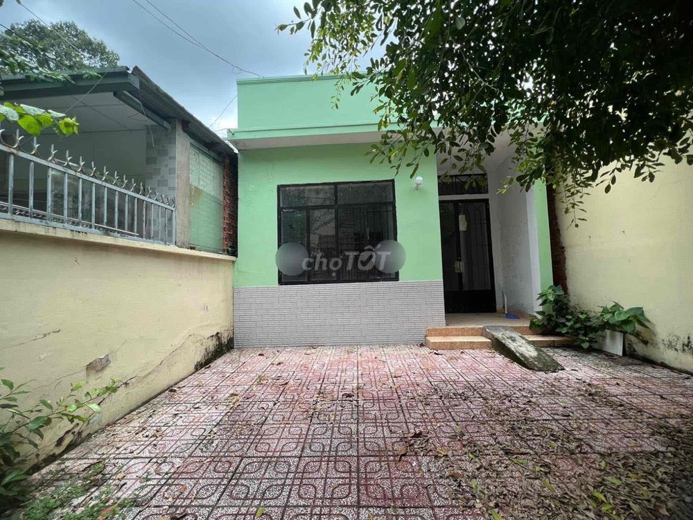 Cho thuê nhà hẻm 3m P. Linh Chiểu Thủ Đức gần Võ Văn Ngân. DT 120m2 có sân rộng, 2pn1wc giá 7tr