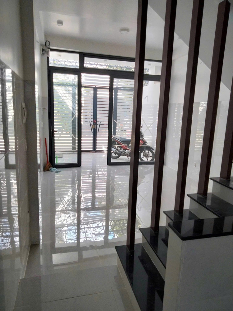 CHO THUÊ NHÀ HẺM XE HƠI ĐƯỜNG TAM BÌNH- T.P THỦ ĐỨC. 3 tẦNG CÓ 4PN 3WC SD 200M2 GIÁ 12TR/THÁNG