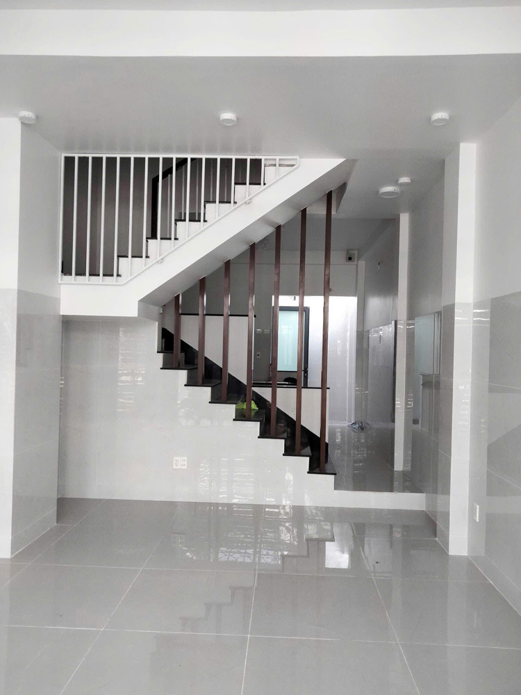 CHO THUÊ NHÀ HẺM XE HƠI ĐƯỜNG TAM BÌNH- T.P THỦ ĐỨC. 3 tẦNG CÓ 4PN 3WC SD 200M2 GIÁ 12TR/THÁNG