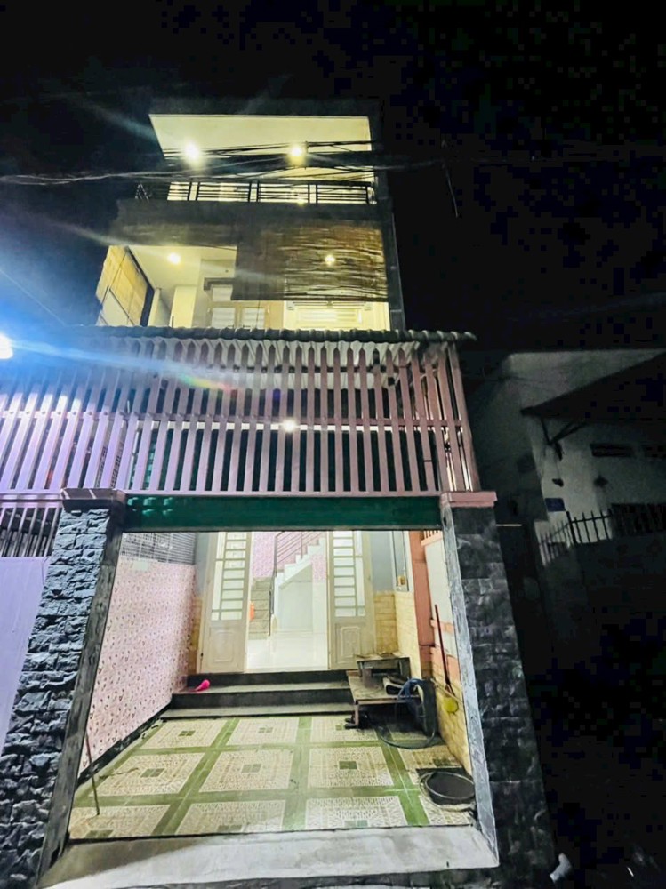 Cho thuê nhà 1T2L góc 2MT hẻm xe hơi gần Phạm Văn Đồng P. Linh Tây Thủ Đức. Có 2pn 2wc giá 7tr