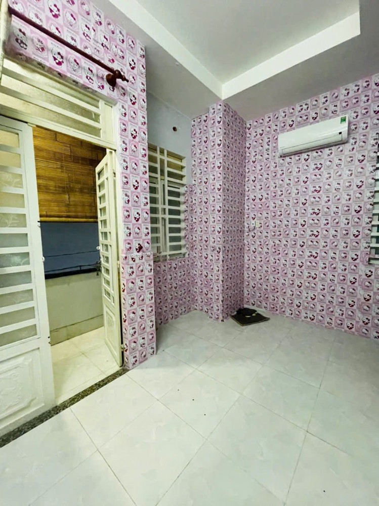 Cho thuê nhà 1T2L góc 2MT hẻm xe hơi gần Phạm Văn Đồng P. Linh Tây Thủ Đức. Có 2pn 2wc giá 7tr