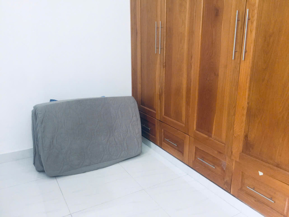 ở ghép1:1 Quận4 giờ tự do, 1tr75/ng, máy nóng lạnh, sạch sẽ lan can sân thượng