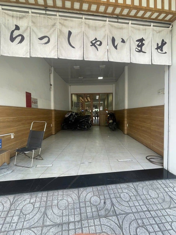 Cho thuê nhà, mặt bằng kinh doanh 140 m² mặt tiền 61 Phan Huy Ích p 15 q Tân Bình