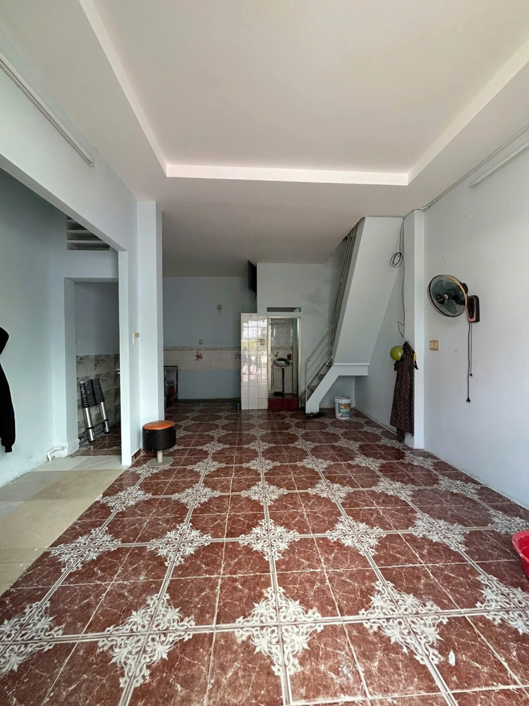 Cho thuê nhà nguyên căn 1 trệt 1 lầu. Đường Chương Dương, p.linh chiểu __ DT 75m2, 2pn 2wc giá 7tr