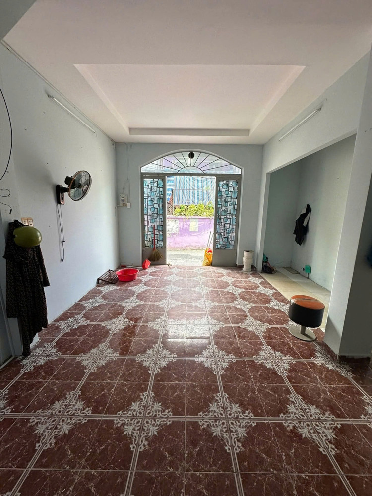 Cho thuê nhà nguyên căn 1 trệt 1 lầu. Đường Chương Dương, p.linh chiểu __ DT 75m2, 2pn 2wc giá 7tr